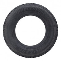 BS BLIZZAK VL1 195/80R15 107/105L LT ｽﾀｯﾄﾞﾚｽ