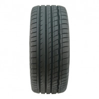 NOVARIS ROHGUE VF 18x8.0 42 114.3x5 BK/RED + MOMO OUTRUN M-3 245/40R18.Z 97Y XL