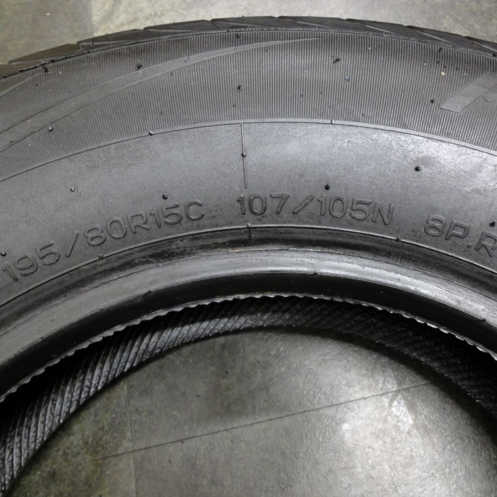 未使用ナンカンCW-20　195/80R15　　ホワイトリボン　4本セット．