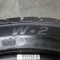 【4本セット】【ｱｳﾄﾚｯﾄ】MOMO NORTH POLE W-2 205/45R17 88V XL ｽﾀ
