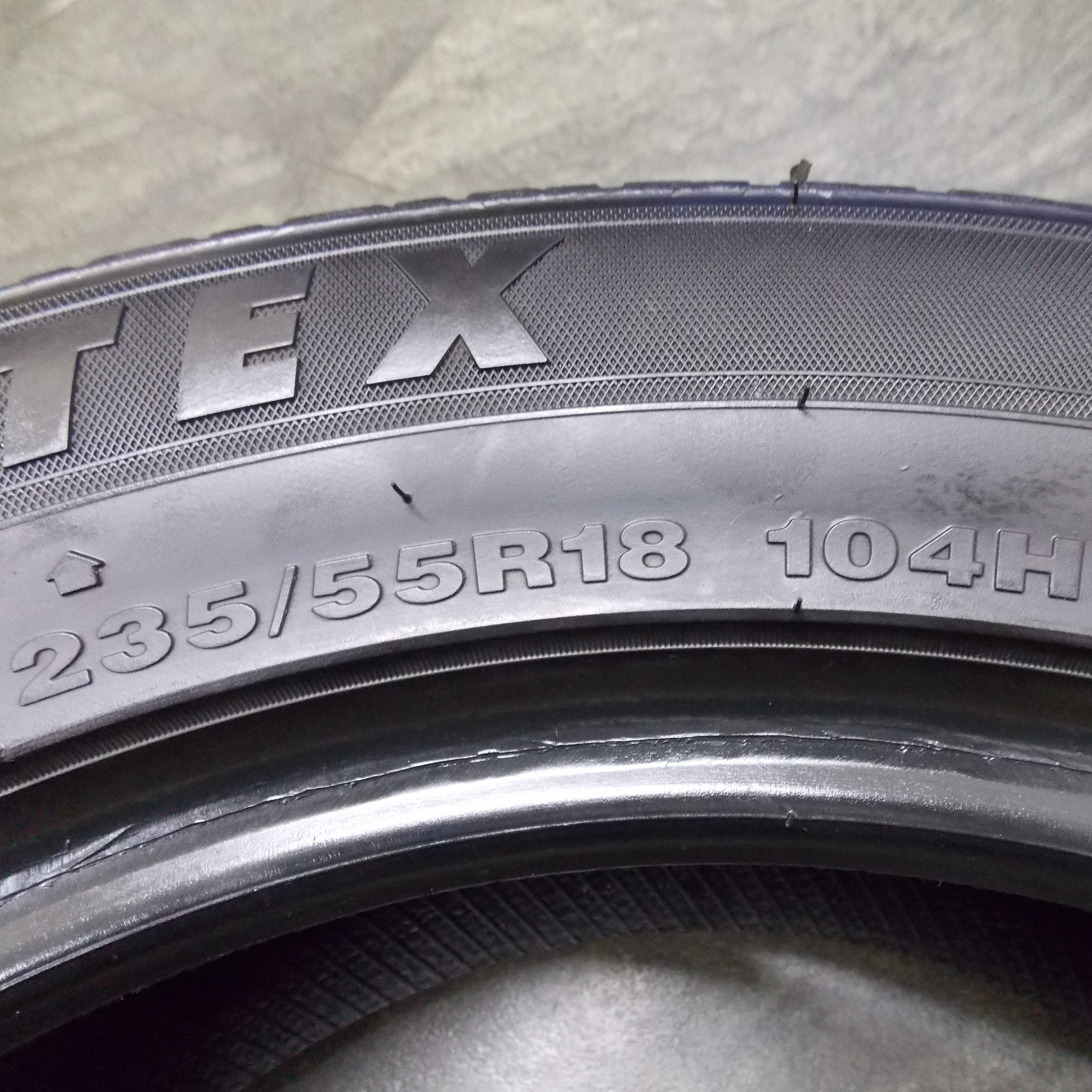 中古】ZEETEX WH2000 SUV 235/55R18 104H XL ｽﾀｯﾄﾞ - オートウェイ