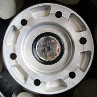【ｱｳﾄﾚｯﾄ】KIR VN 15x6.0 45 139.7x6 BK E25～専用 + 【ｱｳﾄﾚｯﾄ】BS BLIZZAK VL1 195/80R15 107/105L LT ｽﾀ
